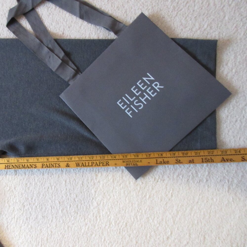 💕 EILEEN FISHER 100% Wool Ash Gray Crop Pants in Large - LIKE NEW 💕 - Picture 6 of 7